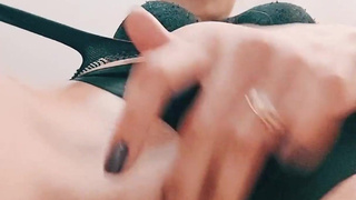 LuxuryMur - Страстный карантинный секс в 2160p