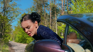 Горячее порно видео с развратной девушкой в авто