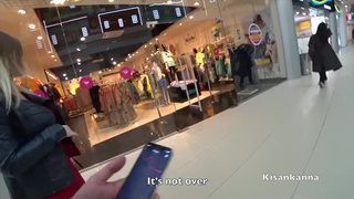 Невероятный оргазм в публичном месте