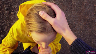 Случайная встреча с бывшей: страстный минет на улице POV