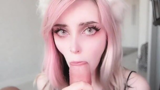 Реальное порно видео с милой кошечкой PinkLoving