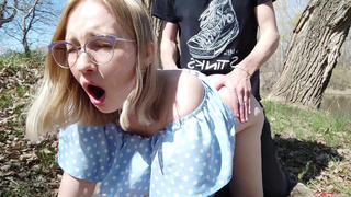 Секс на пикнике с Meri Mouse - страстное порно видео на природе