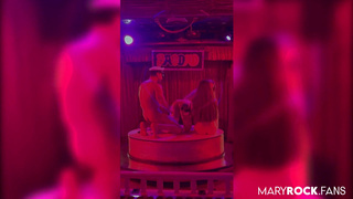 Секс с Мэри Рок в публичном месте – горячее порно видео