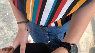 Она обожает сосать в необычных местах – горячее видео для взрослых