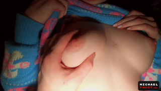 Реальное порно видео с Никой: жесткий секс в машине